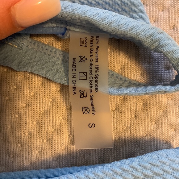 Bikini - Picture 2 of 3